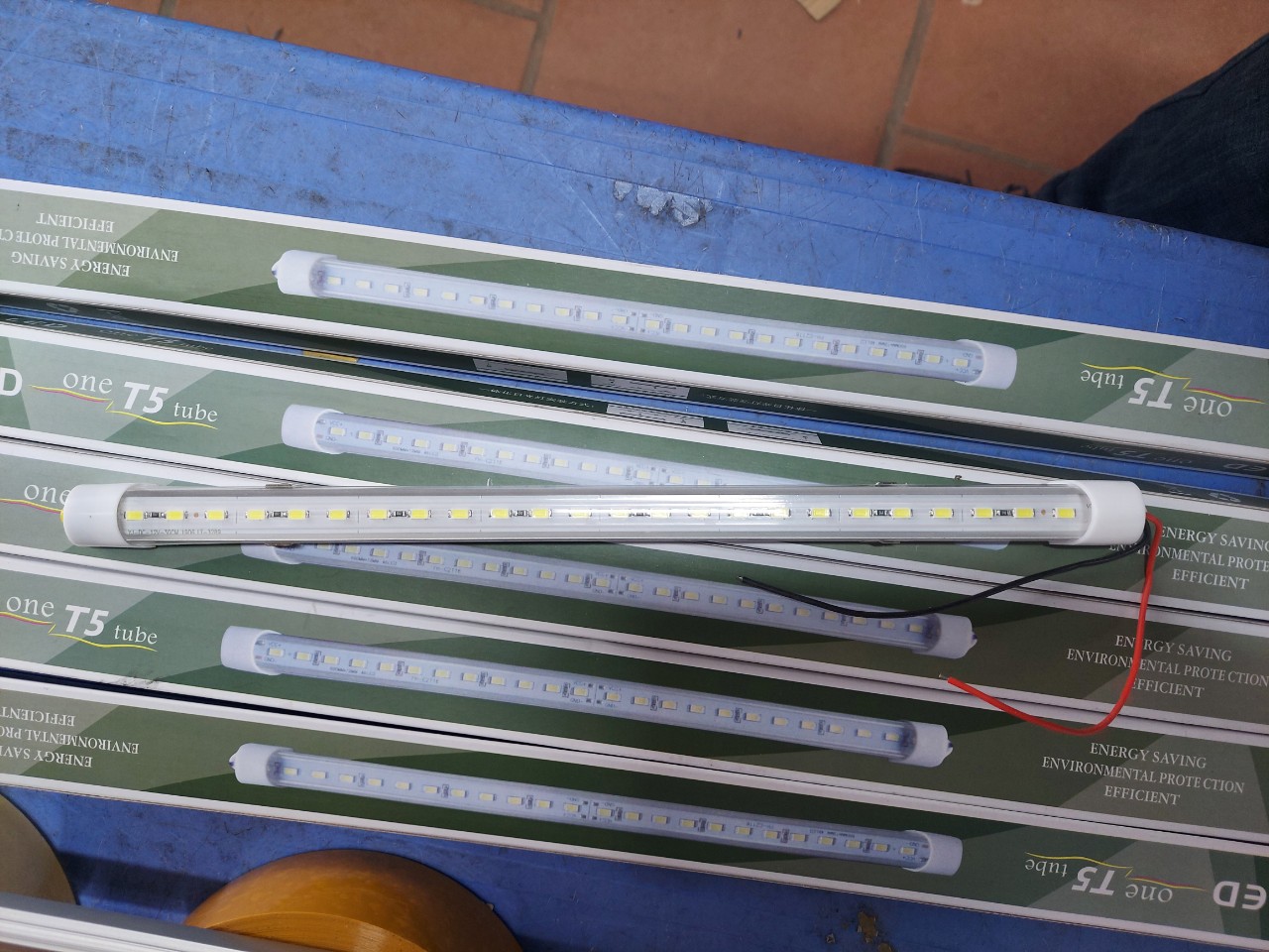 Đèn led trần thùng, đèn thùng xe tải, đèn xe khách, có công tắc