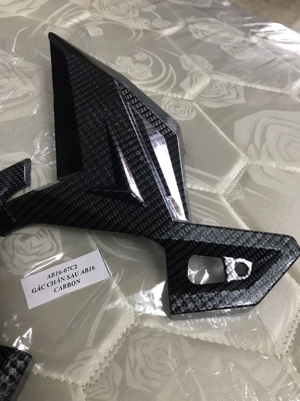 [HCM]Ốp gác chân sau mạ Carbon xe air blade 2013 2014 2015