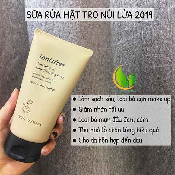 Sữa rửa mặt Innisfree Tro Núi Lửa 150ml Kiểm Soát Nhờn