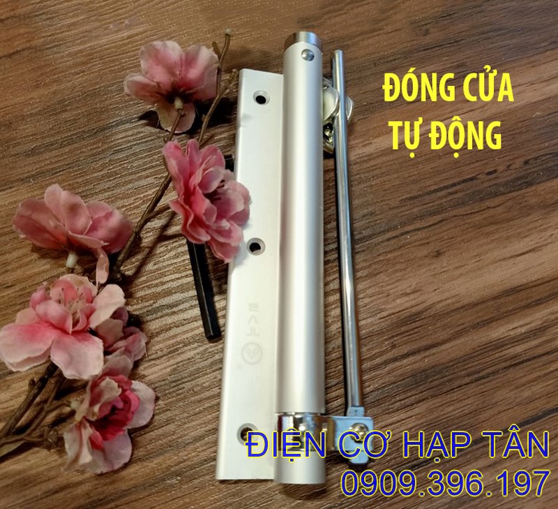 Bản lề đóng cửa tự động – có 2 loại