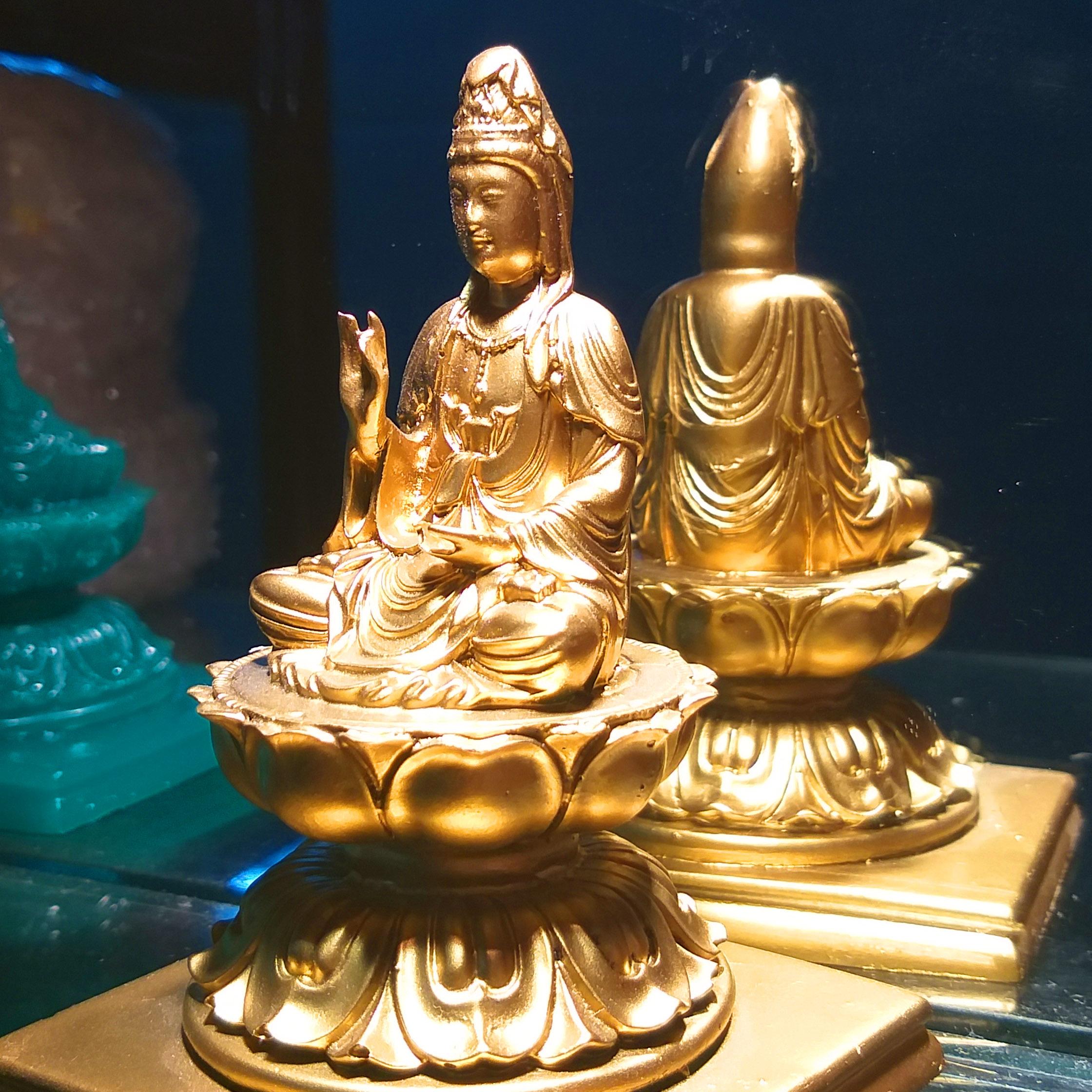 Tượng Phật Bà Quan Âm sơn màu đồng đẹp