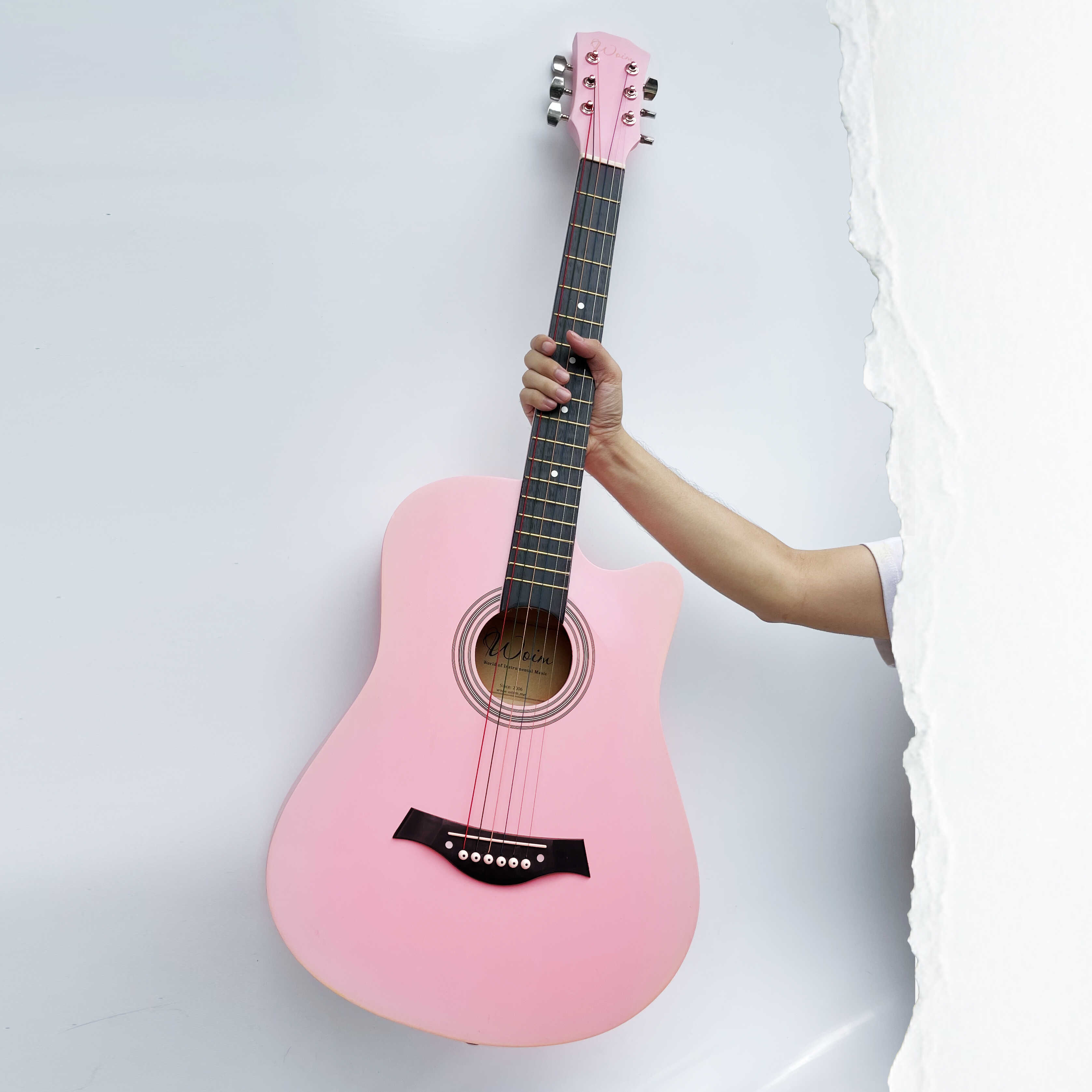 Đàn Guitar Woim Gỗ Màu Đen Acoustic Dáng Khuyết