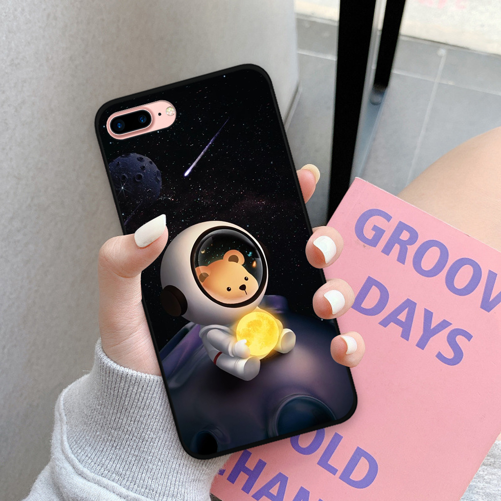 Ốp lưng iphone 7 plus/ 8 plus hình vũ trụ, gấu đáng yêu