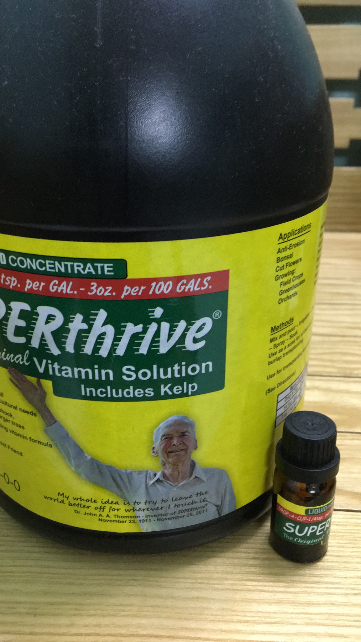 sản phẩm tăng trưởng cây trồng superthrive