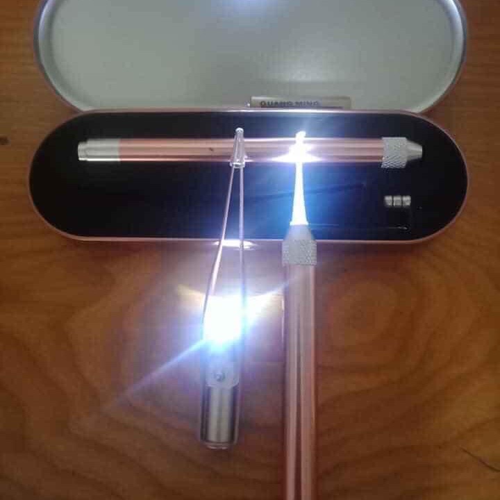 Bộ lấy ráy tai có đèn