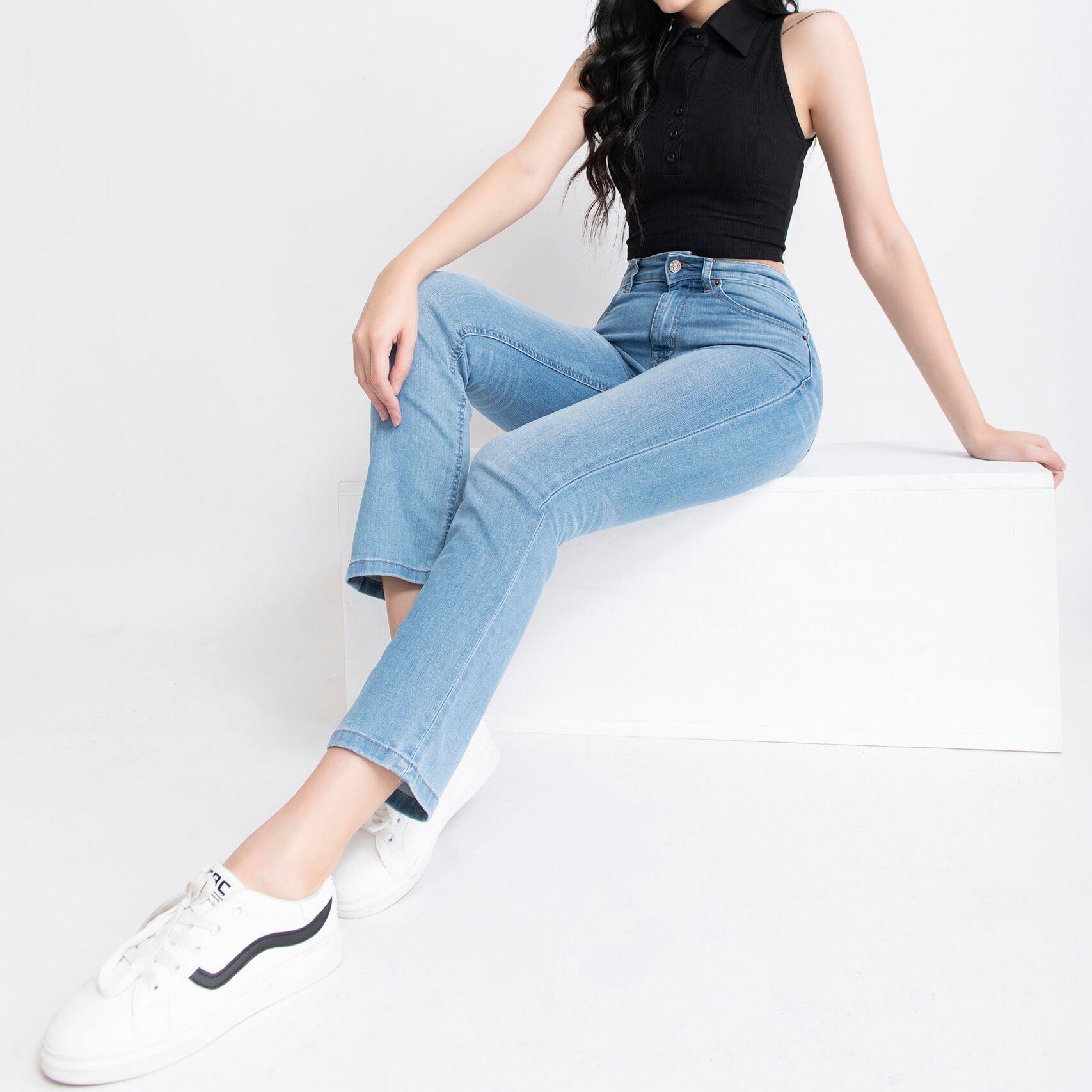 Quần jeans nữ ống đứng co giãn lưng cao quần dài nữ trơn đẹp vải Denim cao cấp AQUA JEANS 2024