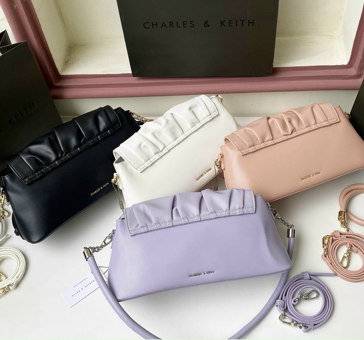 Túi xách nữ đeo được 2 kiểu C.N.K Like Auth 1:1   -Charles & Keith Cloud handle Bag-