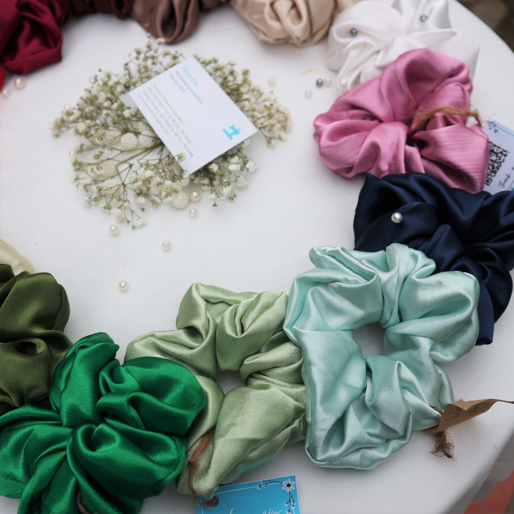 CỘT TÓC SCRUNCHIES ĐÍNH NGỌC TRA  2 CÁI RẺ BẤT NGỜ