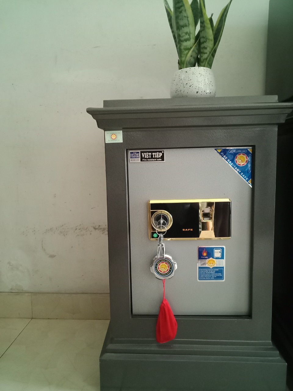 két sắt vân tay gia đình k45