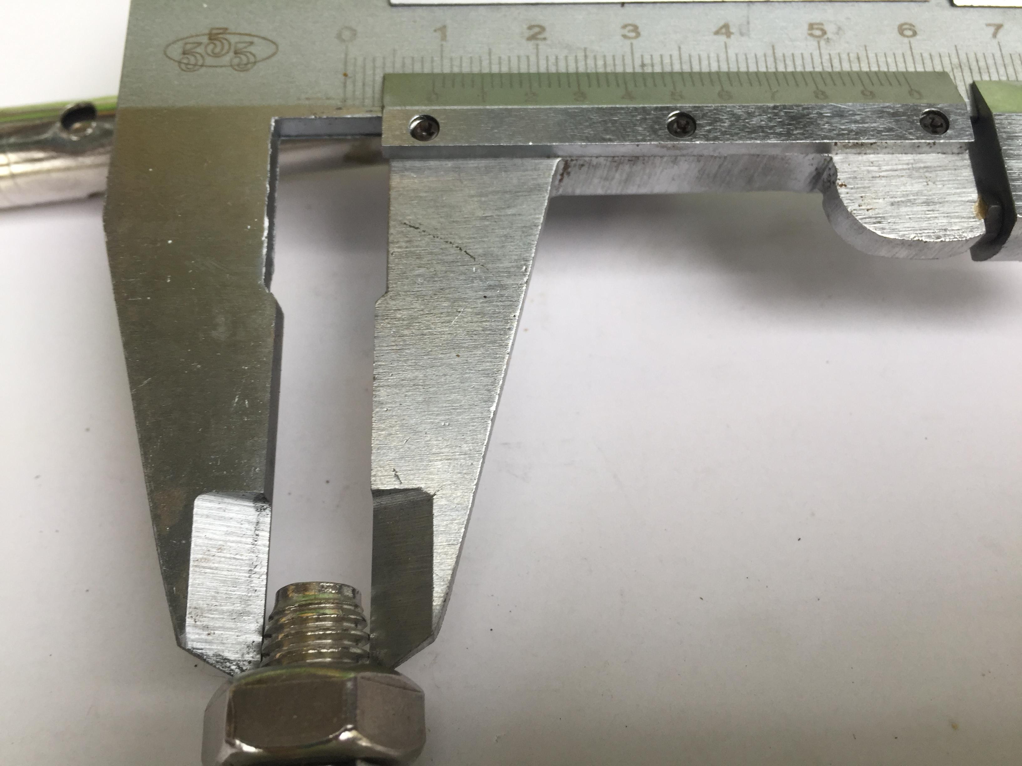 5 chiếc vít nở inox  phi 12 dài 10cm