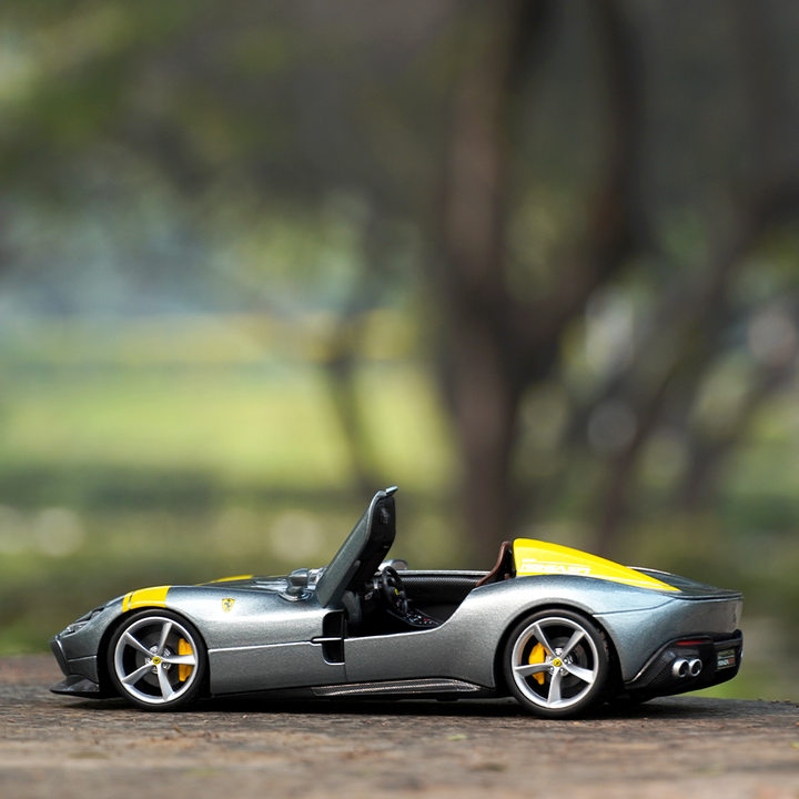 Mô hình xe Ferrari Monza SP1 1:24 Bburago