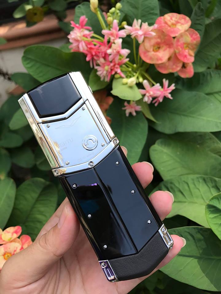 ĐIỆN THOẠI ĐỘC LẠ SIGNATURE K8 LƯNG DA BỀN ĐẸP