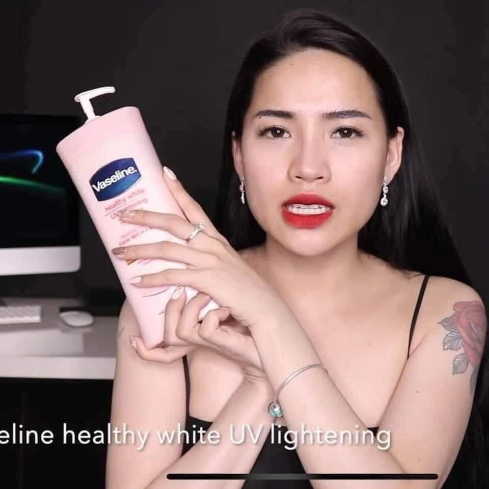 Dưỡng Thể Trắng Da Vaseline 725ML