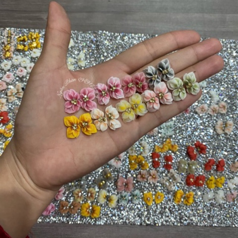2Hoa bột làm nail gắn móng chân giá rẻ