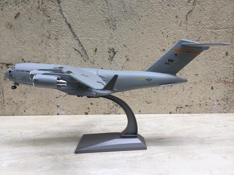 [Hcm]C-17 Globemaster Iii Airplane Model 1:200
