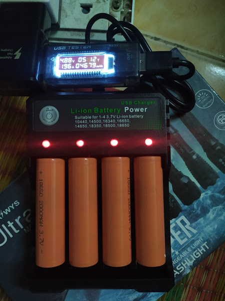 SẠC PIN 18650 CỔNG USB ĐA NĂNG