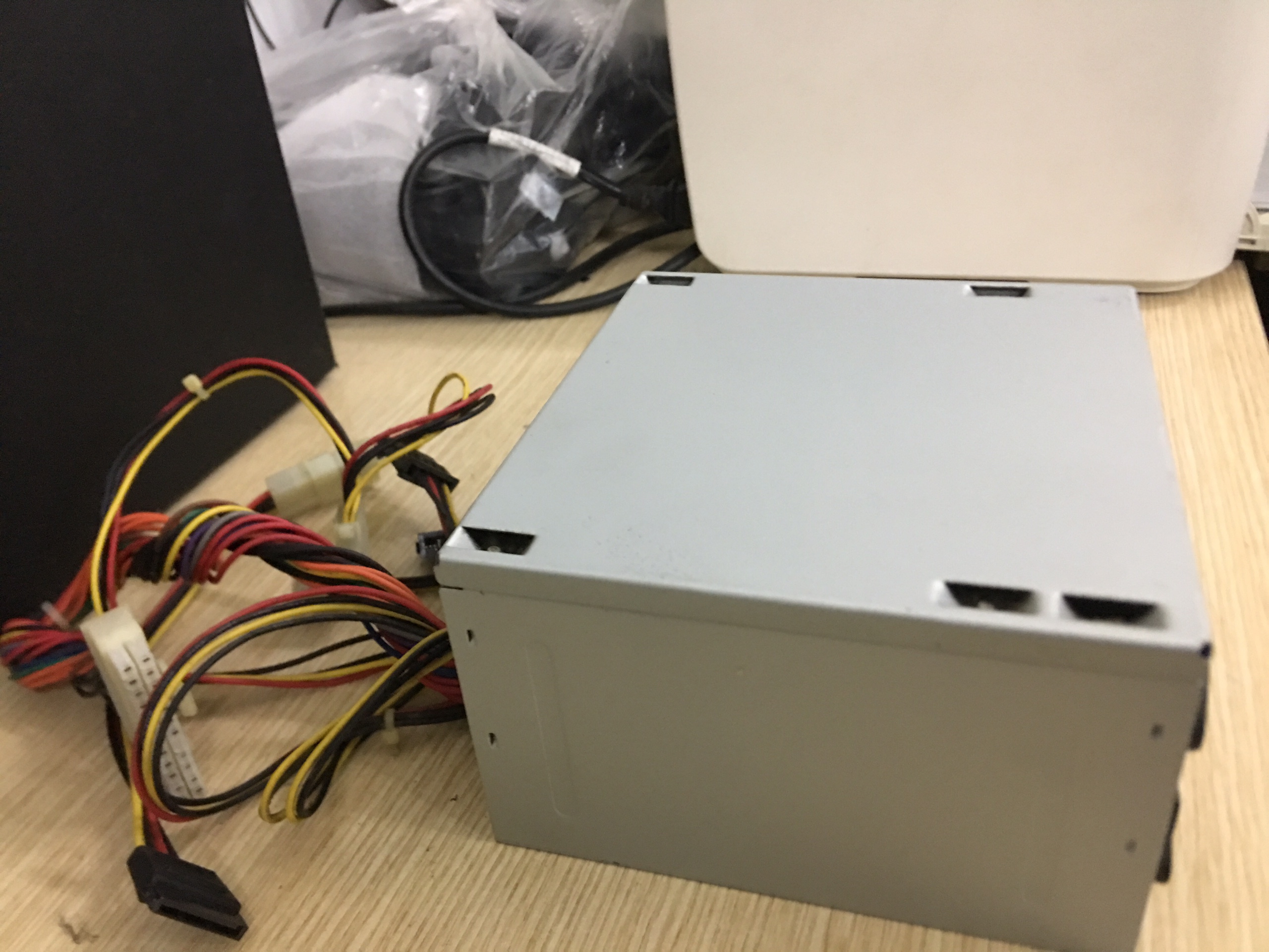 Nguồn máy tính thường bóc case máy tính cũ