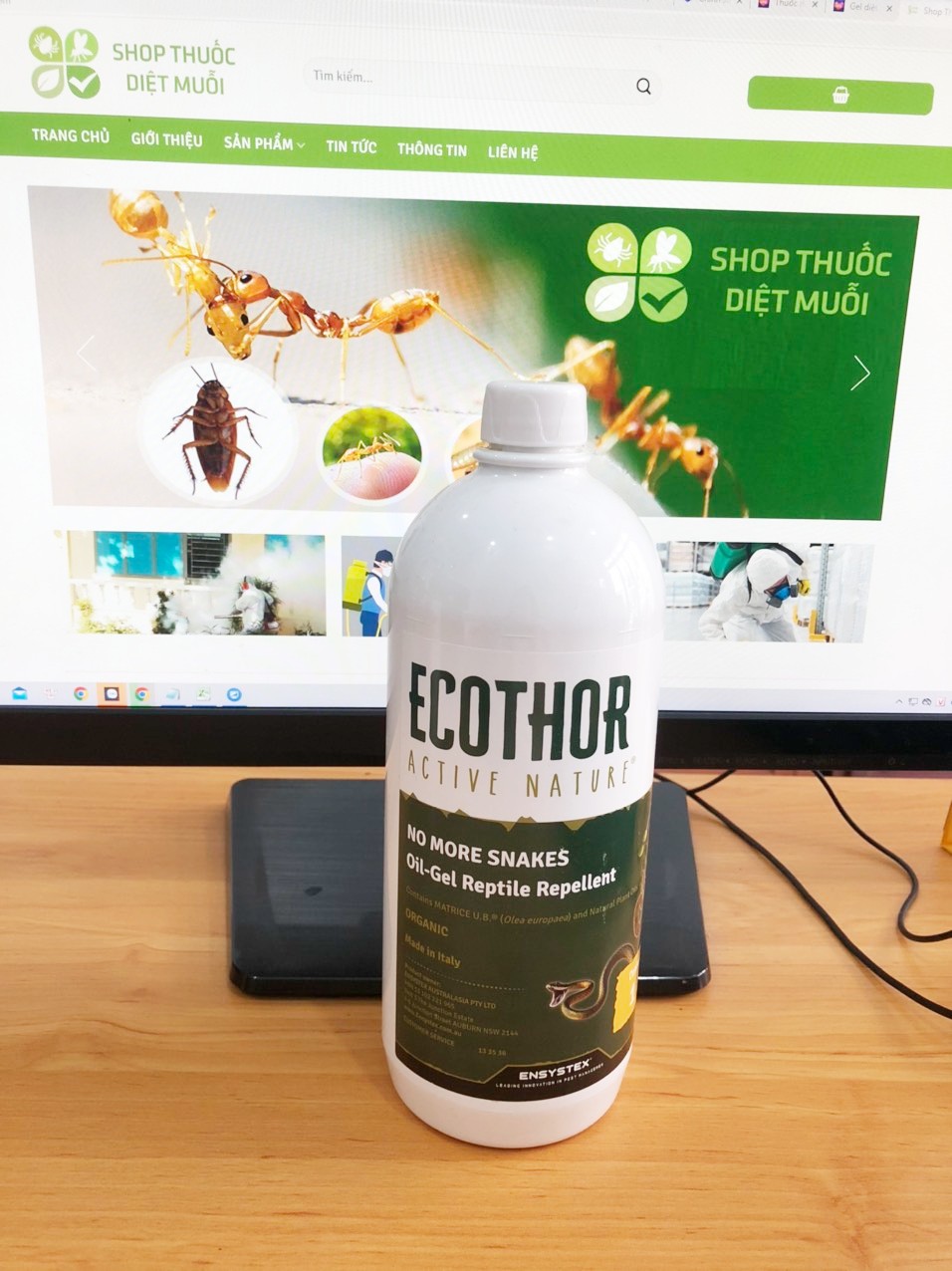TINH DẦU XUA ĐUỔI RẮN - ECOTHOR ( Mỹ ) - Chai 1 Lít