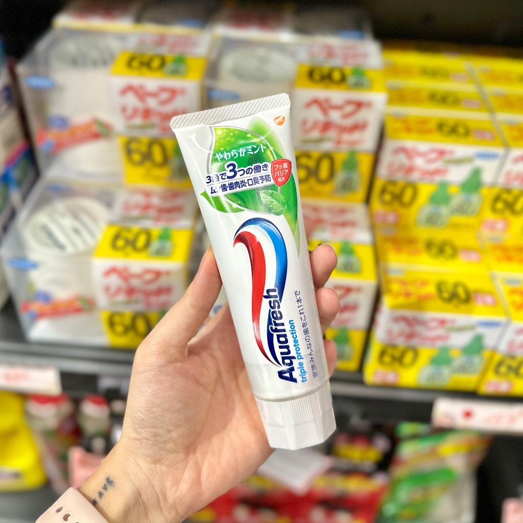 Kem đánh răng Aquafresh Triple Protection Nhật Bản 140g