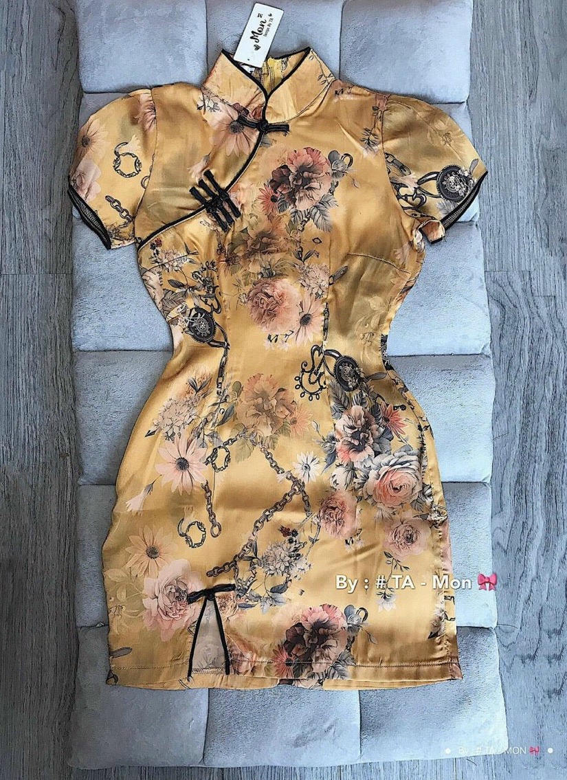 Đầm body cổ tàu nút mây tay ngắn họa tiết hoa lá