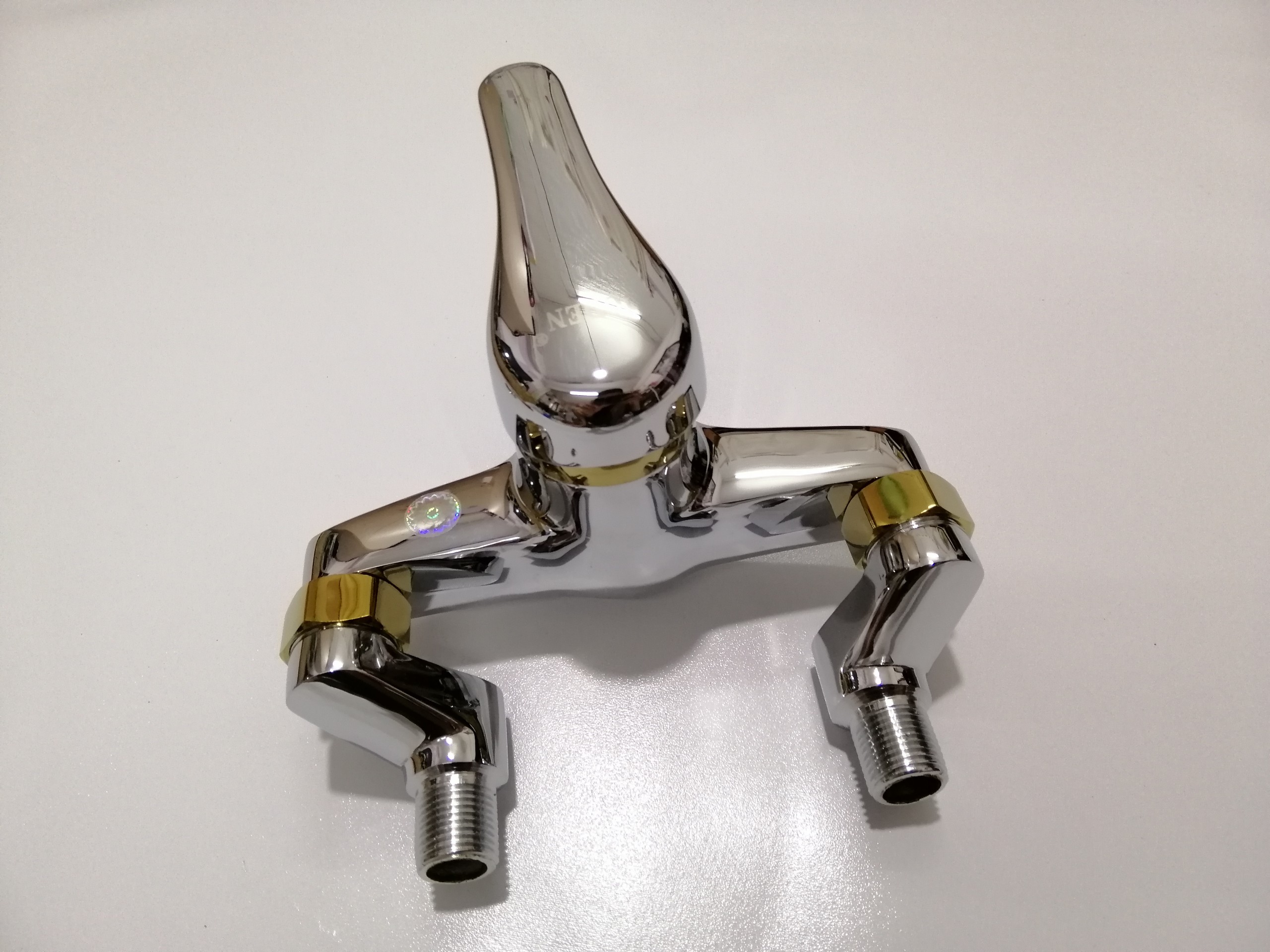 Củ sen tắm nóng lạnh cao cấp Joden thân đồng