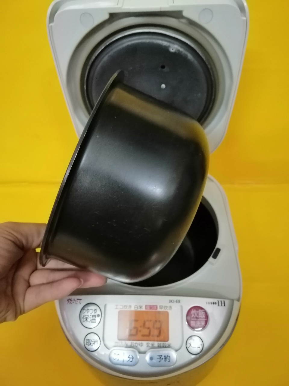 Nồi cơm nội địa Nhật Tiger JKI-E8 (0.54L) (022142K)
