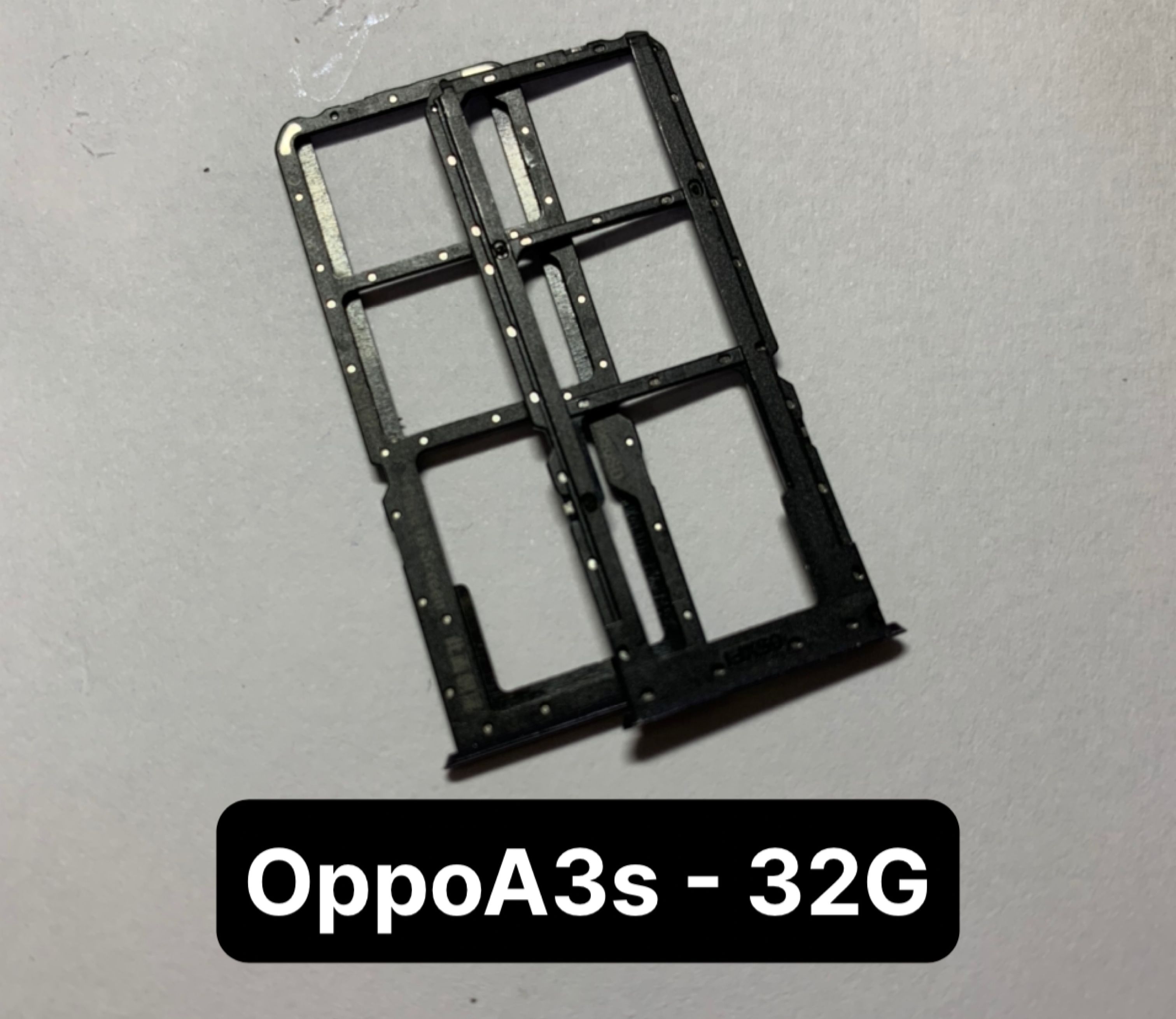 Khay sim điện thoại oppo A3s 32G ( bản lỗ chọc sim trên)