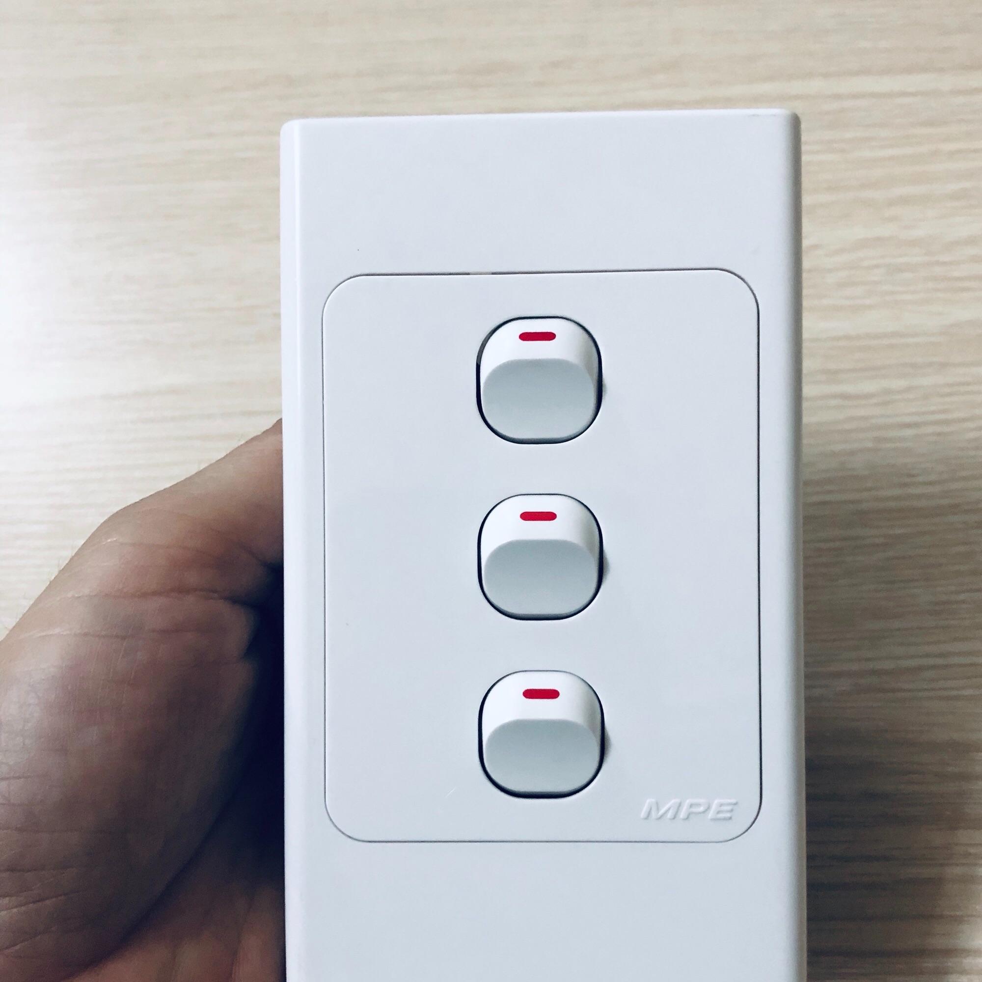 [HCM]combo mặt 3 + 3 công tắc MPE