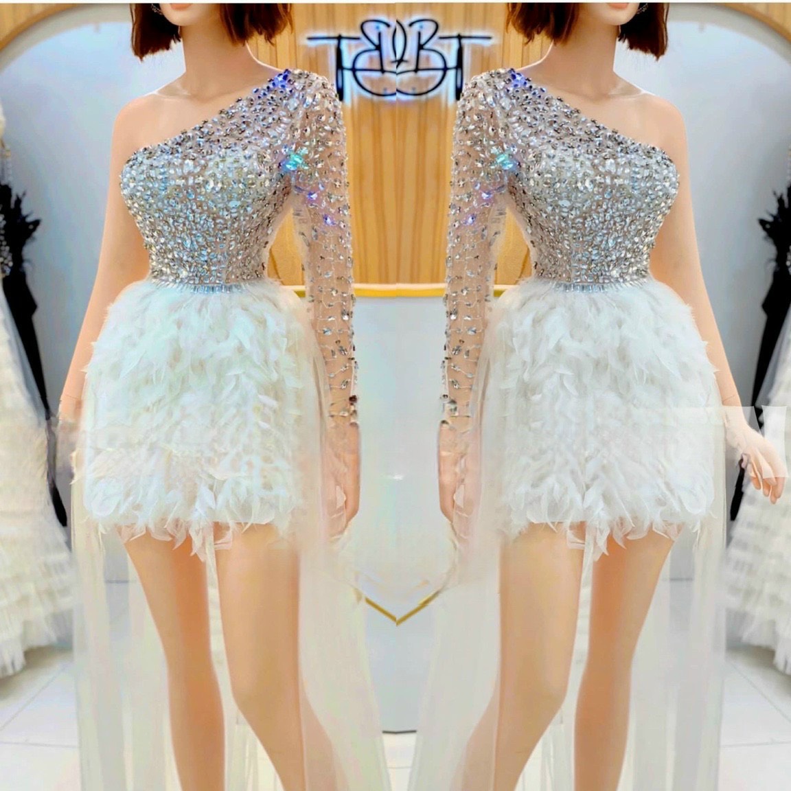 Đầm dự tiệc TRIPBLE T DRESS công chúa tay dài 1 bên kết cườm phối lưới - size M/L - MS281V