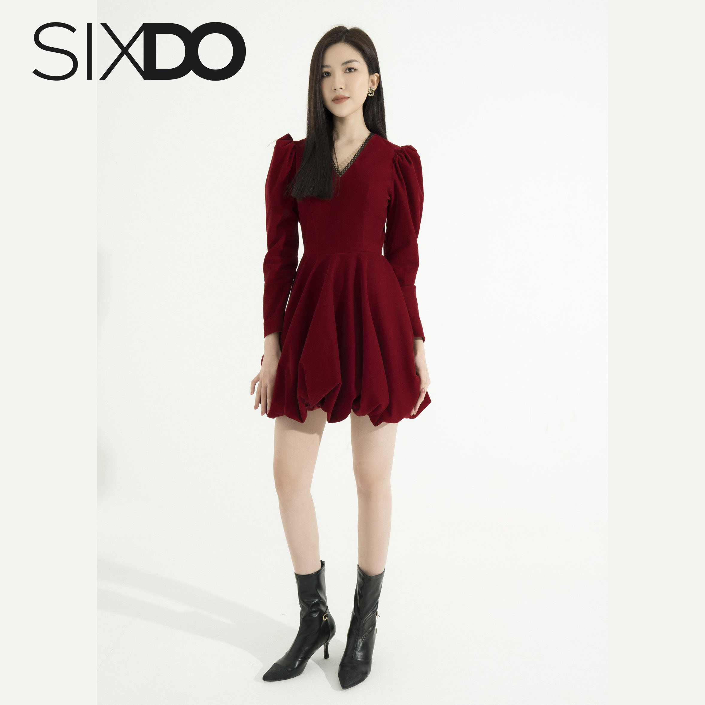 Đầm nhung dài tay cổ V thời trang SIXDO (Red Mini Velvet Dress)