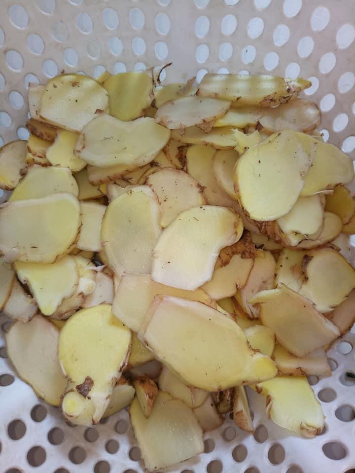 gừng gió ta phơi nắng sạch 100%. 200g