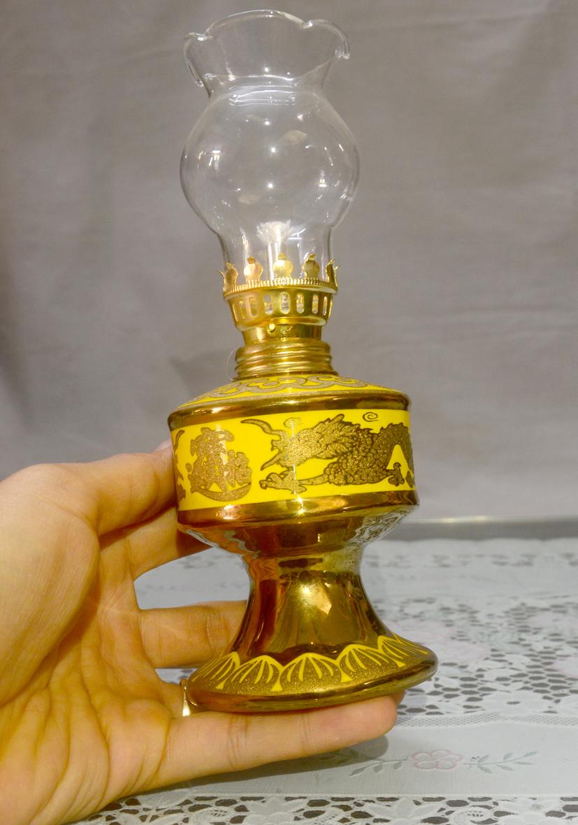 Đèn dầu sứ  rồng vàng 3D cao 18cm