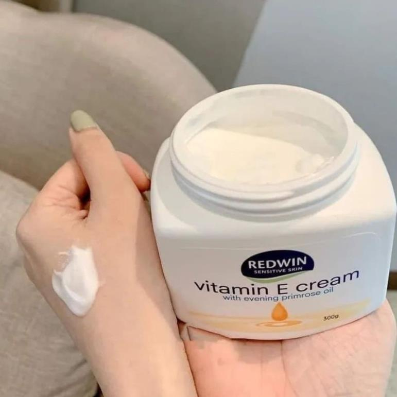 Kem Dưỡng Ẩm Da Mền Mịn RedWin Vitamin E Úc 300g
