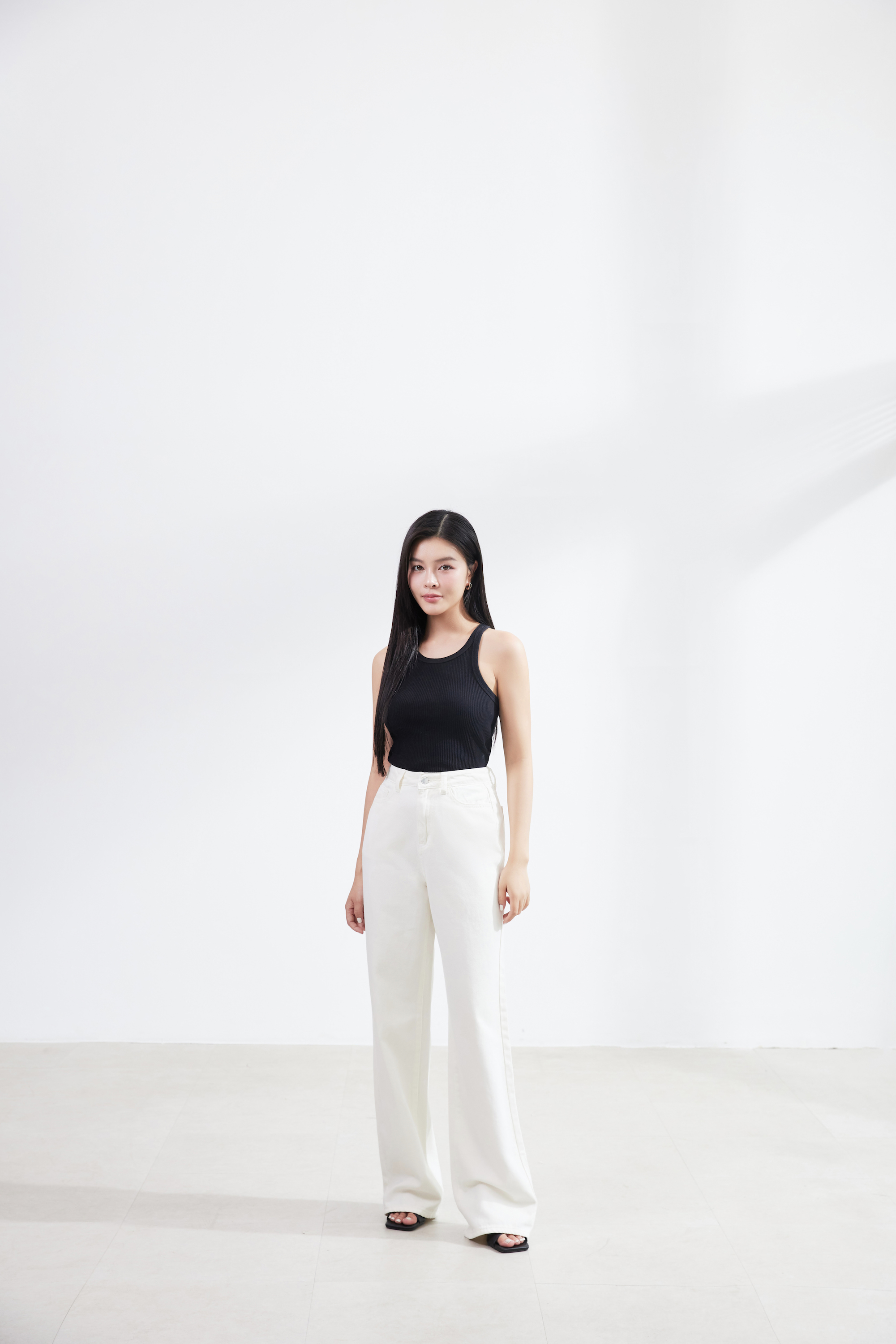 AOEM STUDIOS - THE LADY JEANS - QUẦN JEANS DÁNG DÀI "HACK CHÂN"