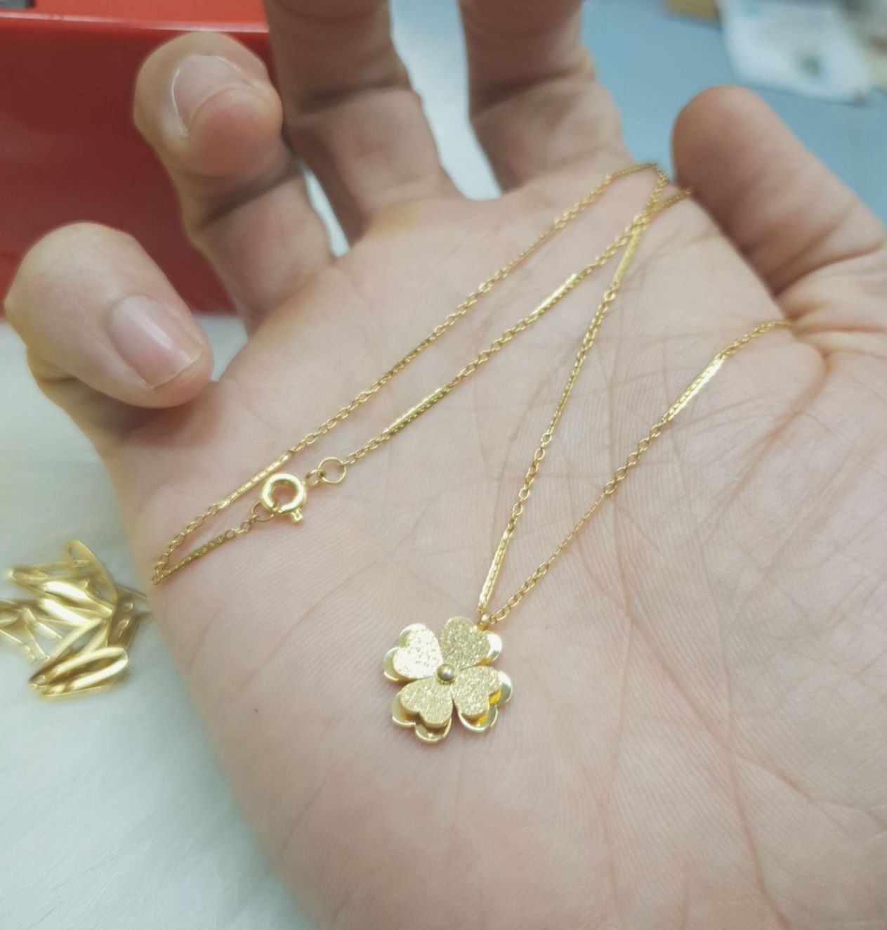 (Not abstinence sweat hôi-không Black) wire structure small 4 leaf lucky titanium high-end-user extra long wash not black