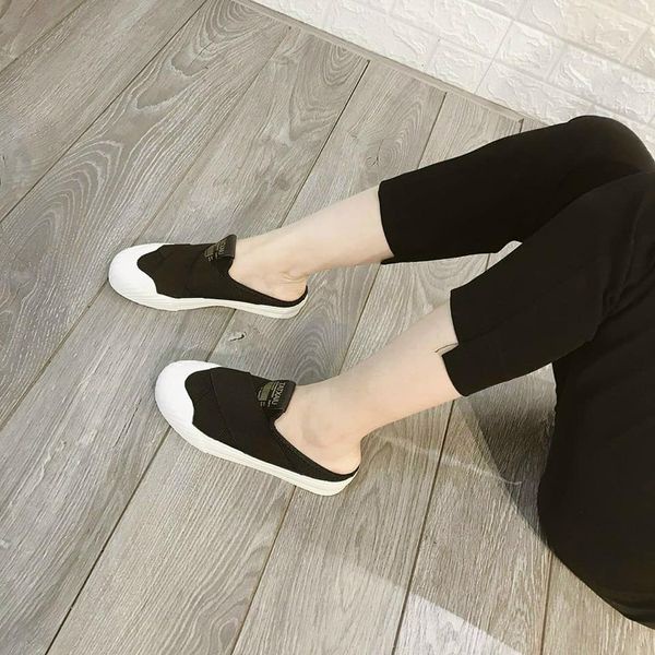 Giày sục thể thao vạt chéo không dây