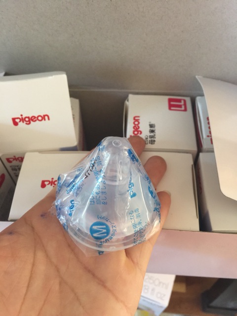 Núm ti Pigeon nội địa Nhật cổ rộng (1 chiếc)