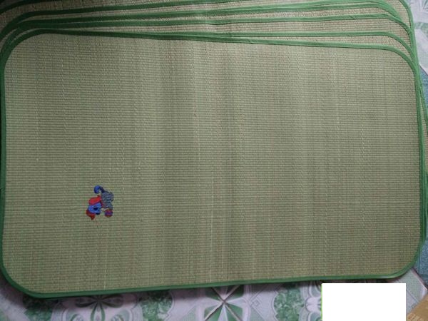 Chiếu cói trẻ em loại lớn 50 * 80 cm