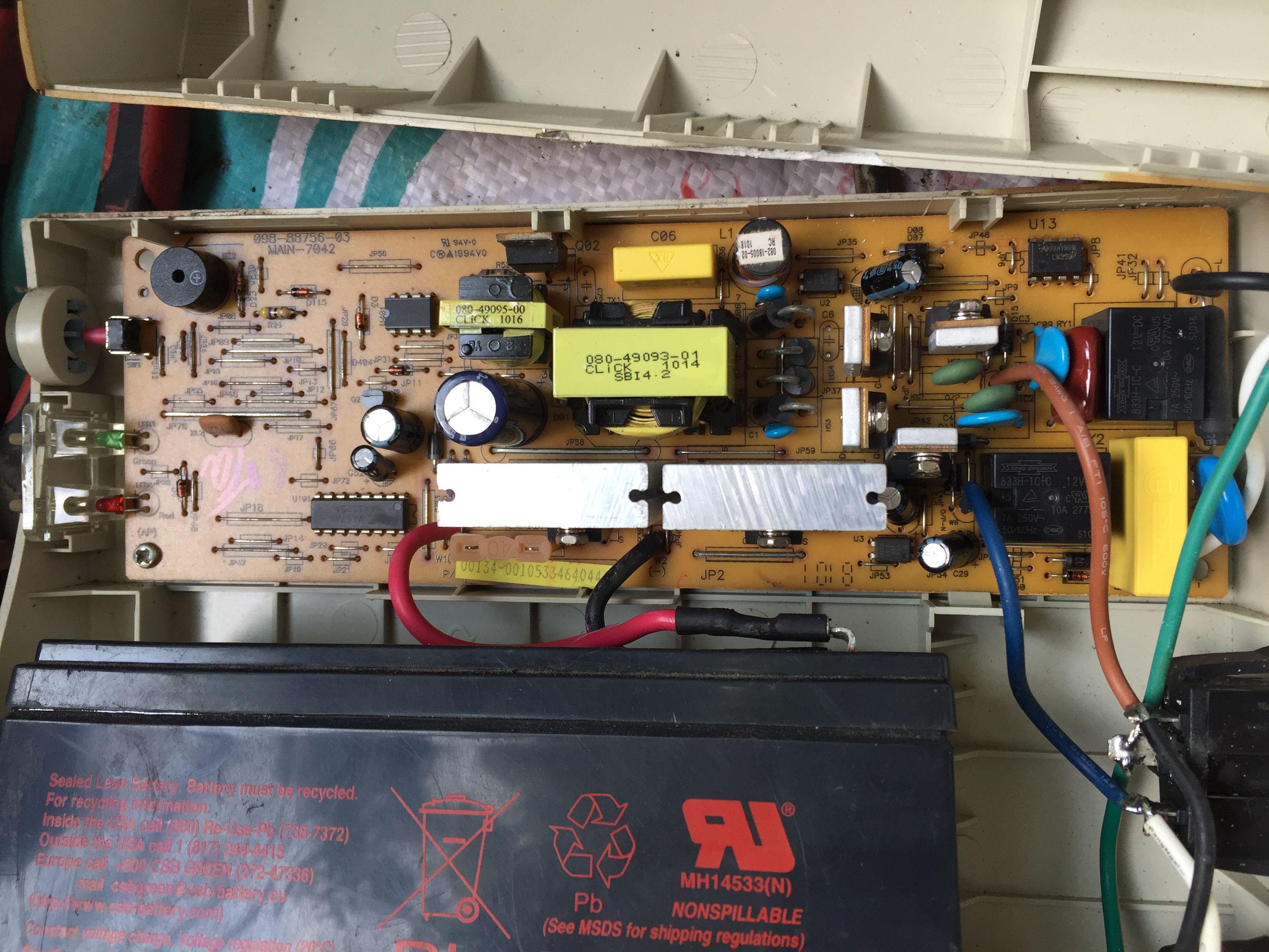 Bộ lưu điện UPS Santak TG500