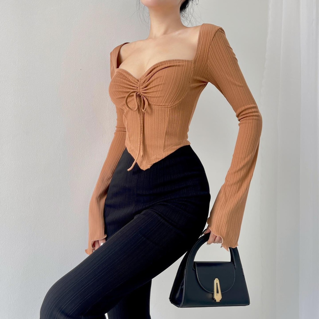 Áo len nữ cao cấp cổ V nút siêu xinh.