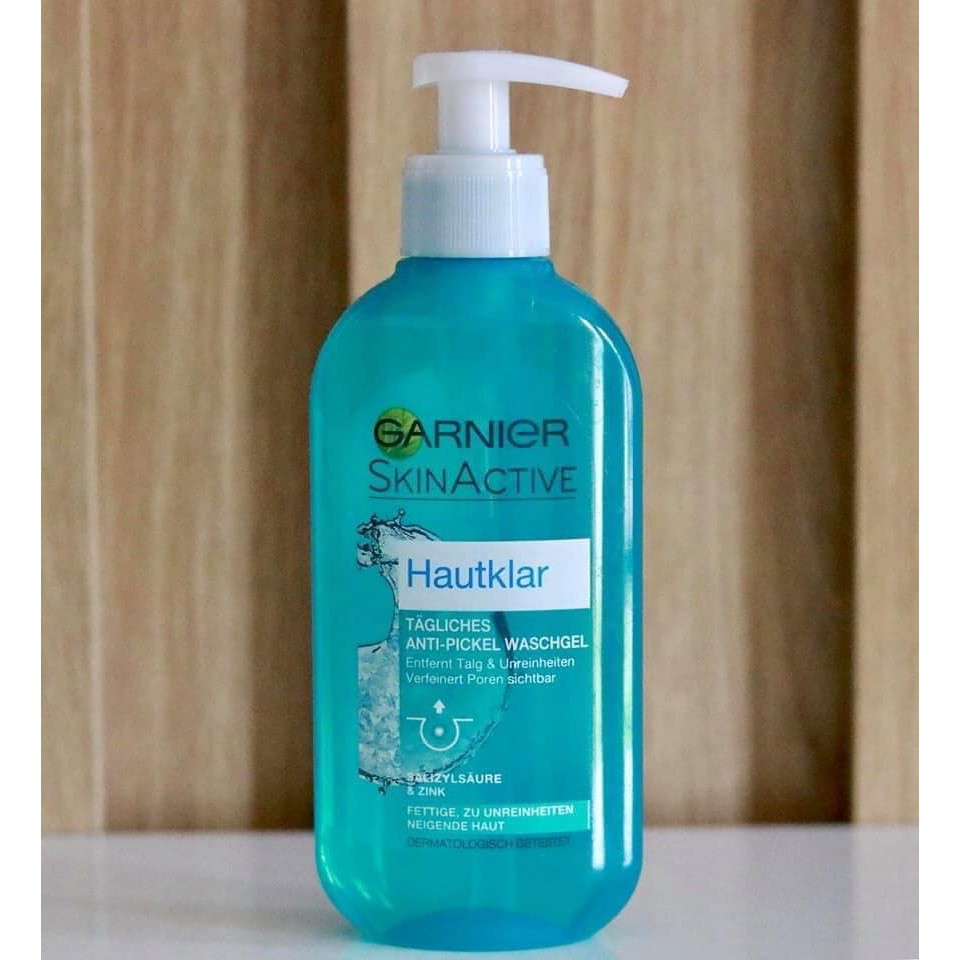 Sữa rửa mặt cho da nhờn và da mụn Garnier