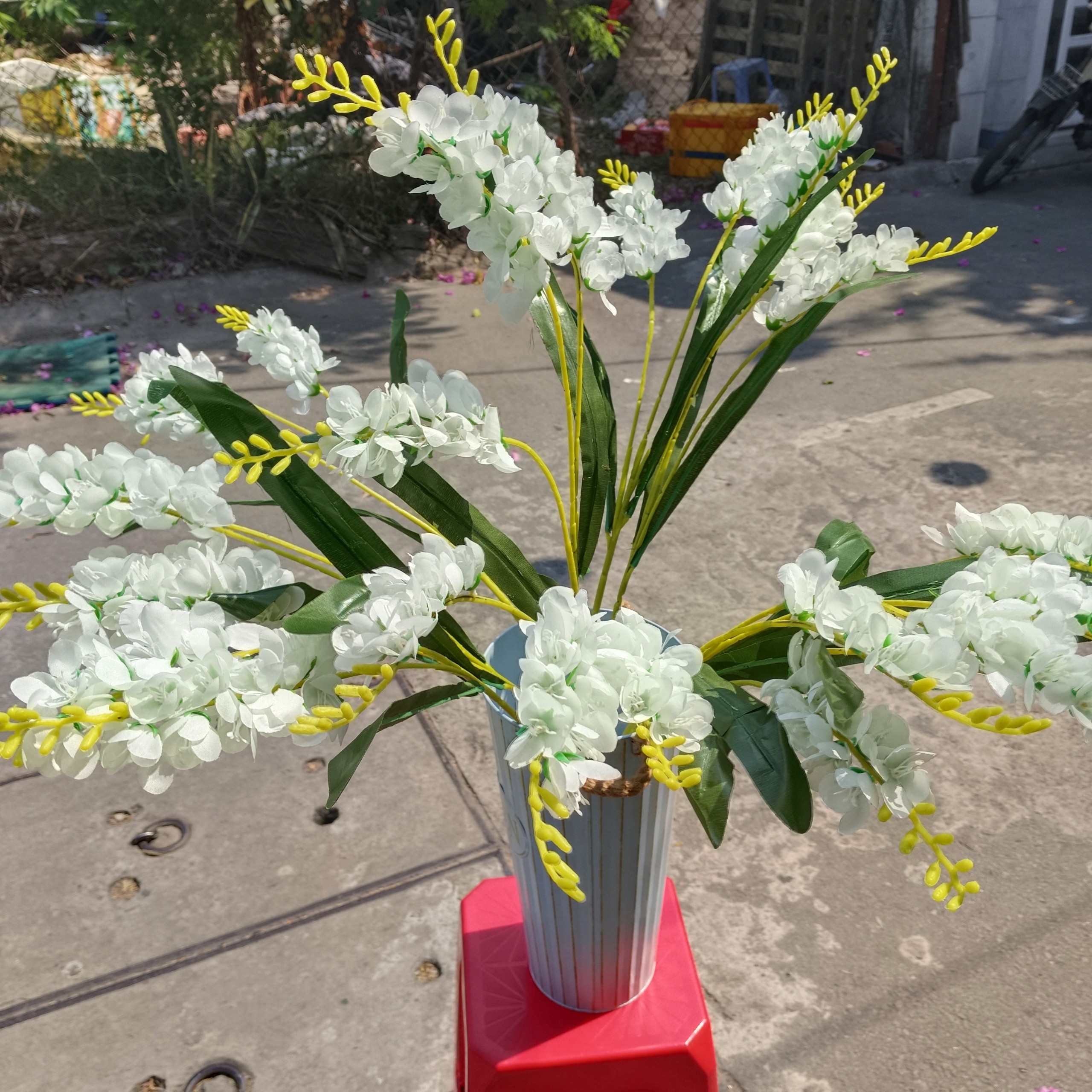 cành hoa lan phi yến giả - hoa lụa cao cấp - thanh lý sập sàn