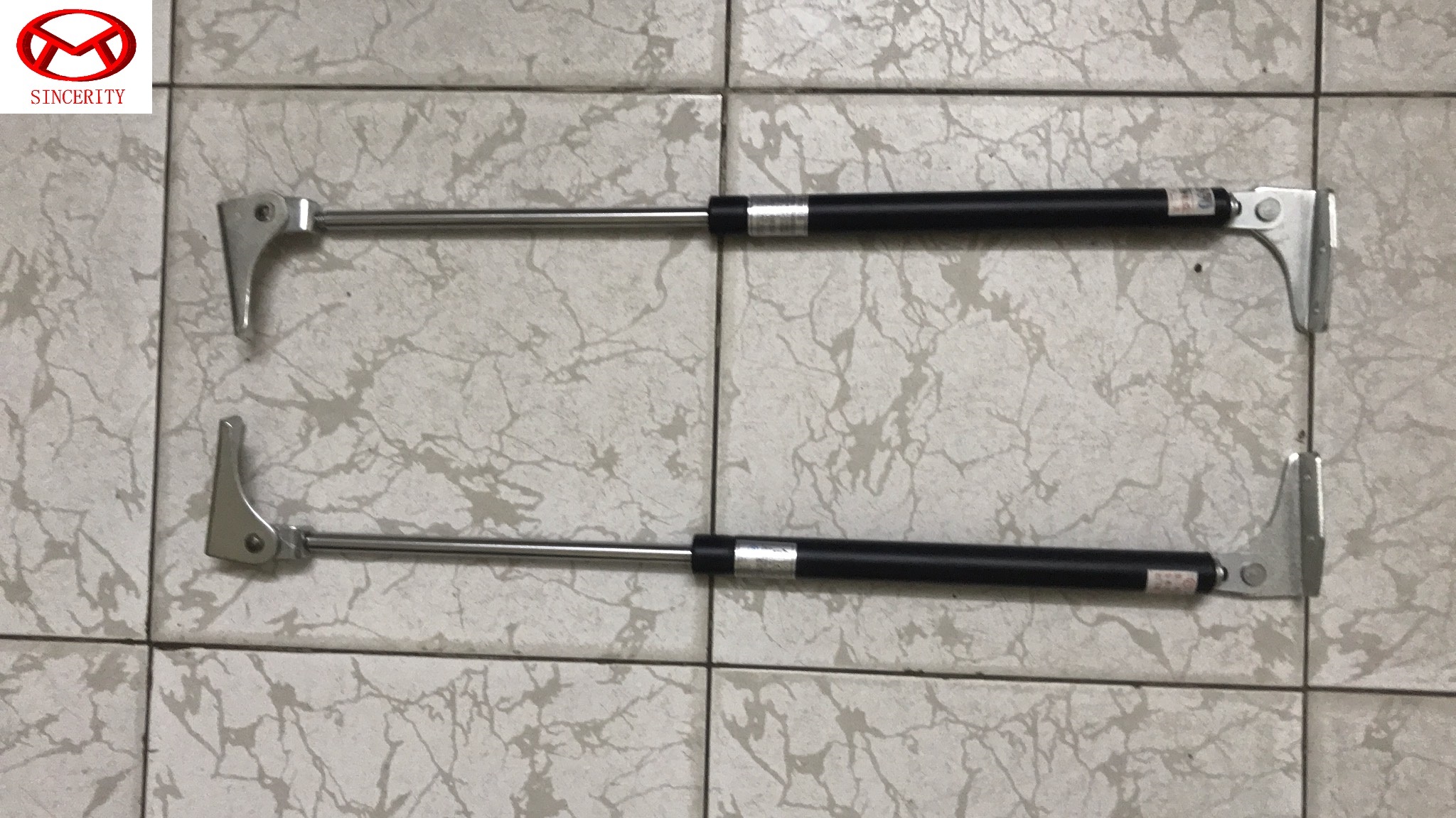 Ty chống cốp sau Suzuki APV