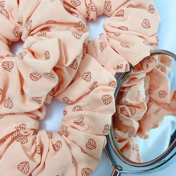 SCRUNCHIES LÁ TRÁI TIM MÃ V85-V86- CỘT TÓC HOTTREND