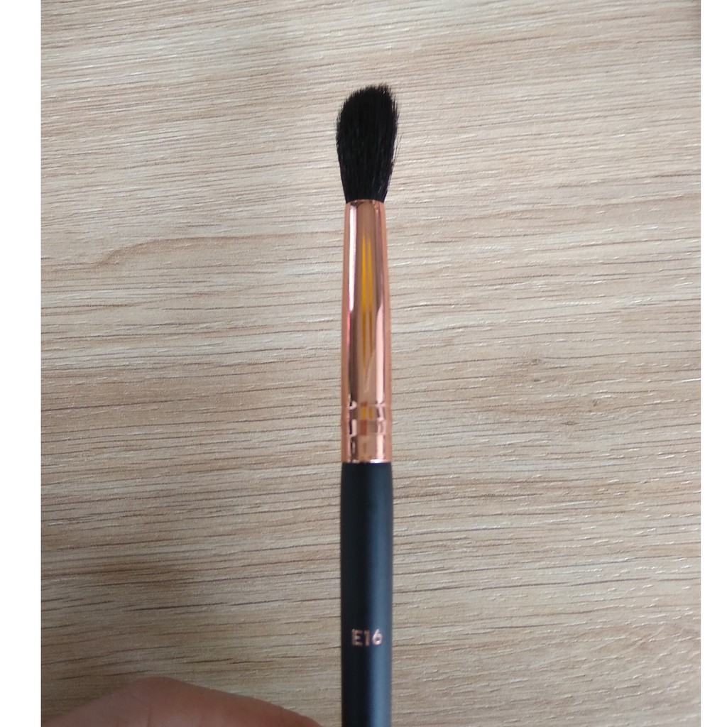 Cọ phủ phấn mắt Vacosi Shader Brush E02 + E03 + E15 + E16