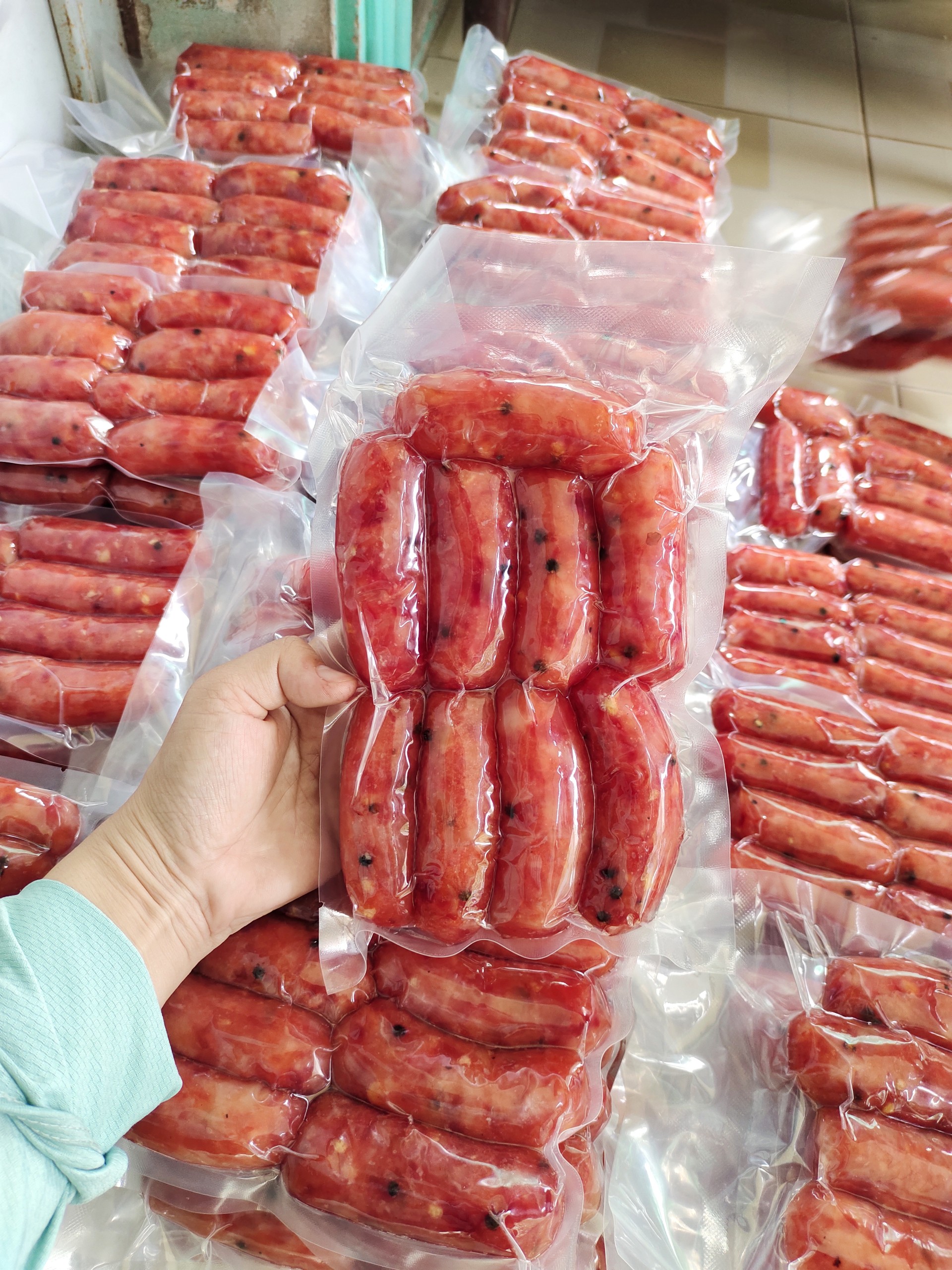 COMBO (1kg( LẠP XƯỞNG TRUYỀN THỐNG VÀ (1kg) LẠP XƯỞNG HỒ LÔ