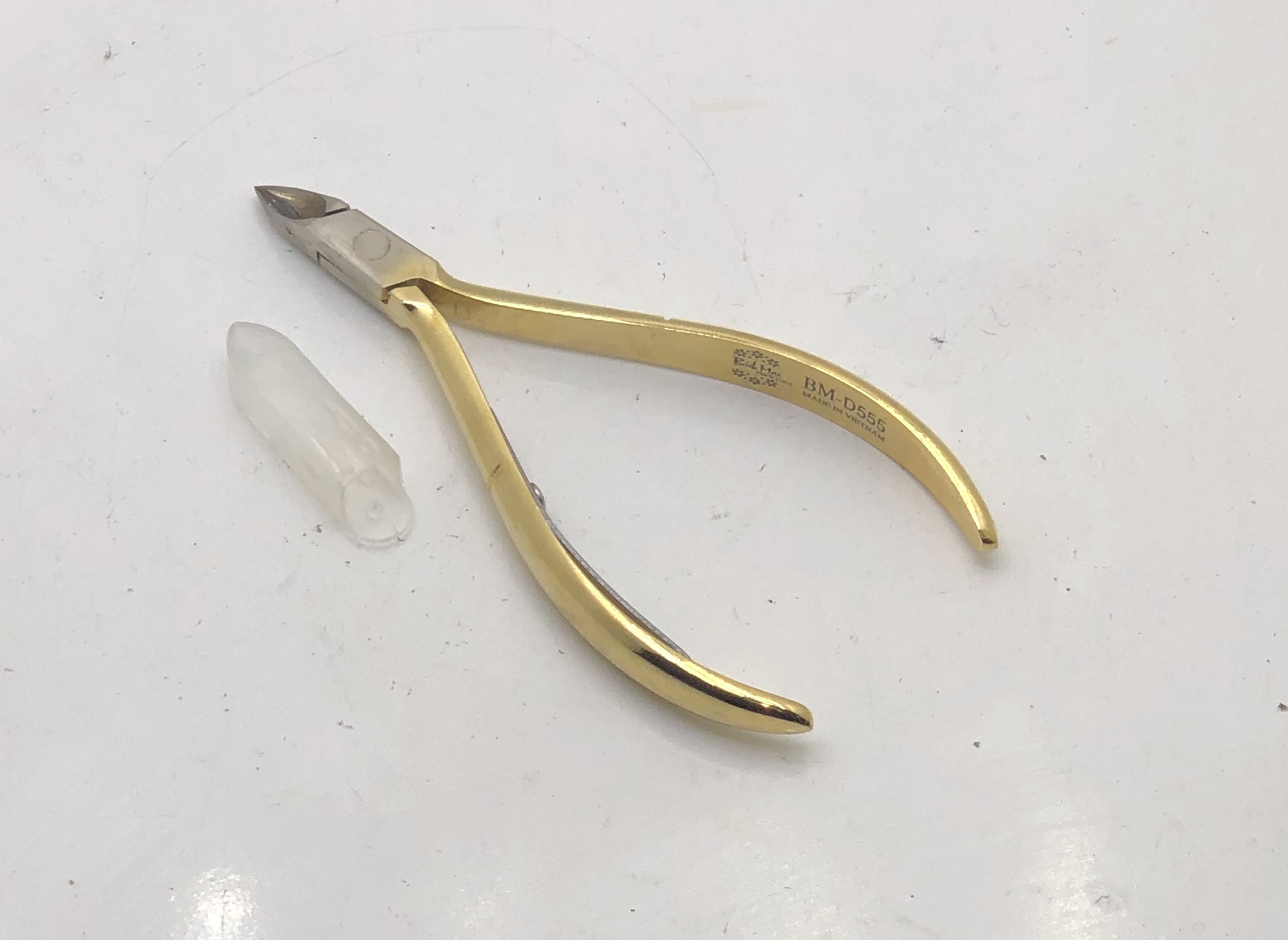 Kềm cắt da mũi dài BM-555 Nail Store