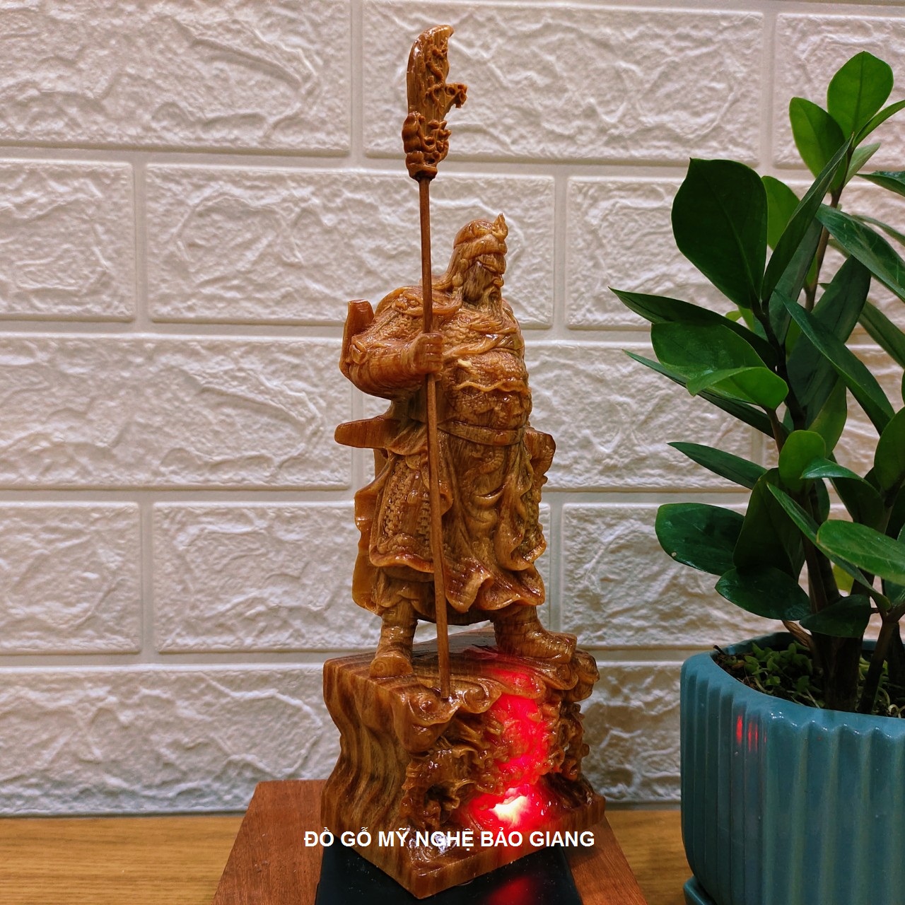Tượng quan công gỗ huyết long cao 20 cm