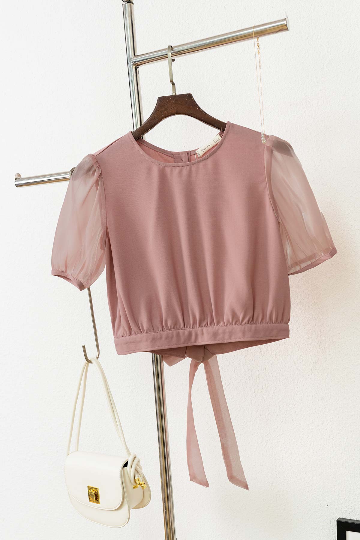 Áo Croptop VIENTRAN Xẻ Lưng Phối Voan V61B22H066