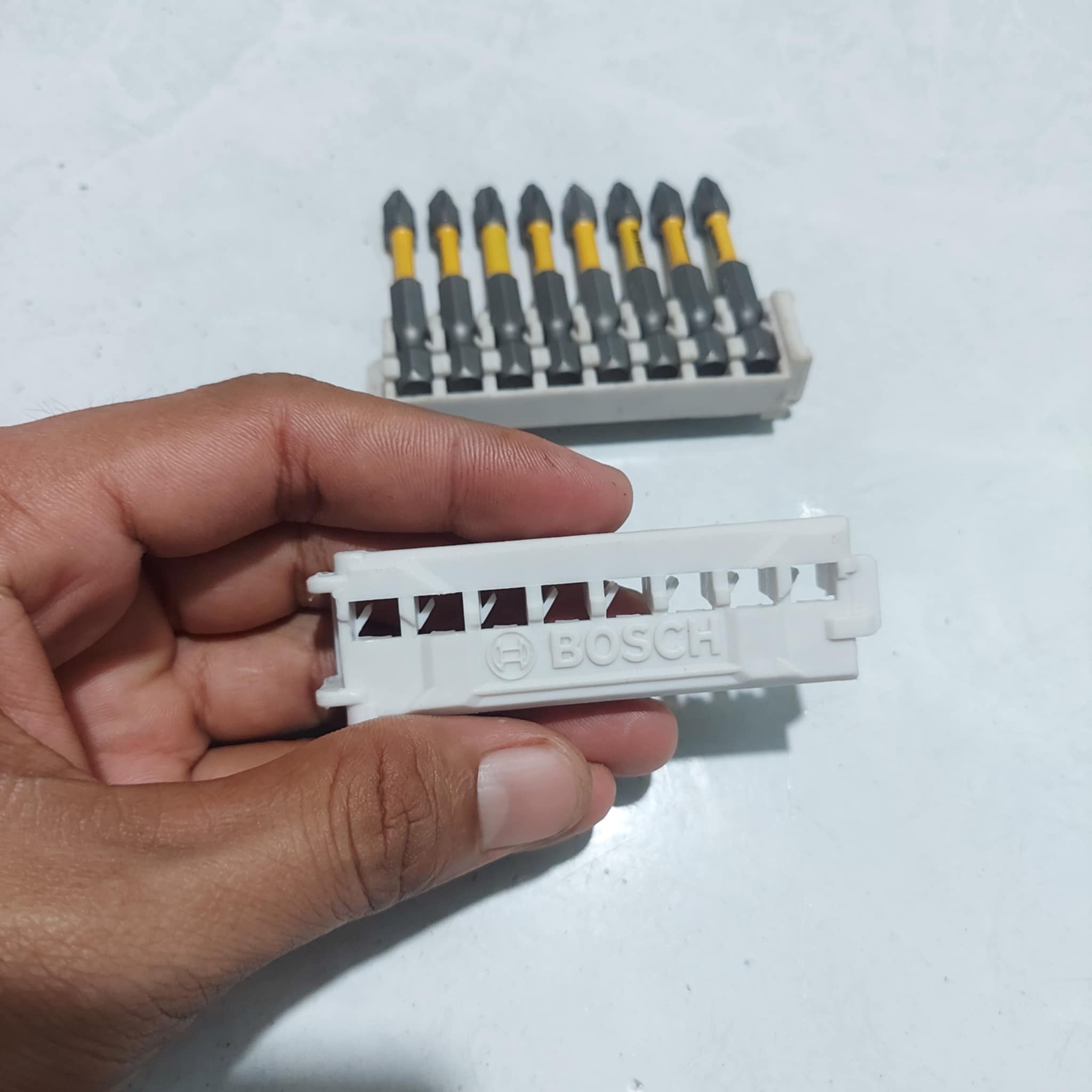 chân đế gắn vít chuôi lục giác